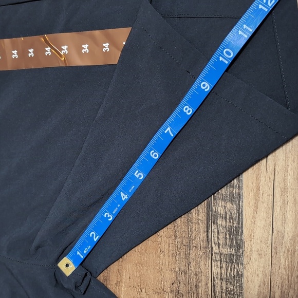 Oakley Take Pro Short 3.0 - NWT Size 34 in Blackout - Picture 9 of 10